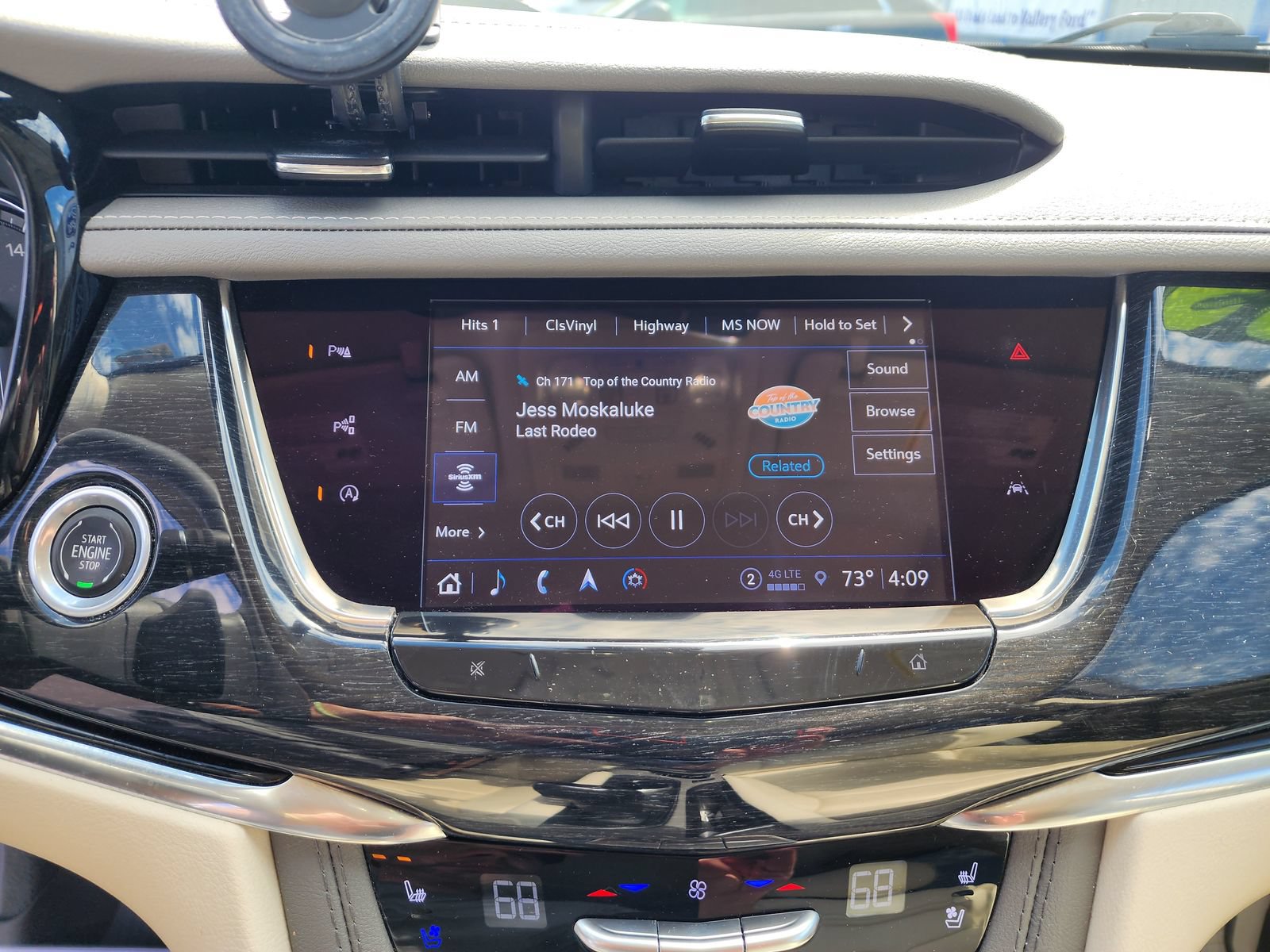 Used 2023 Cadillac XT6 Premium Luxury w/ Technology Package AWD/4WD image 13