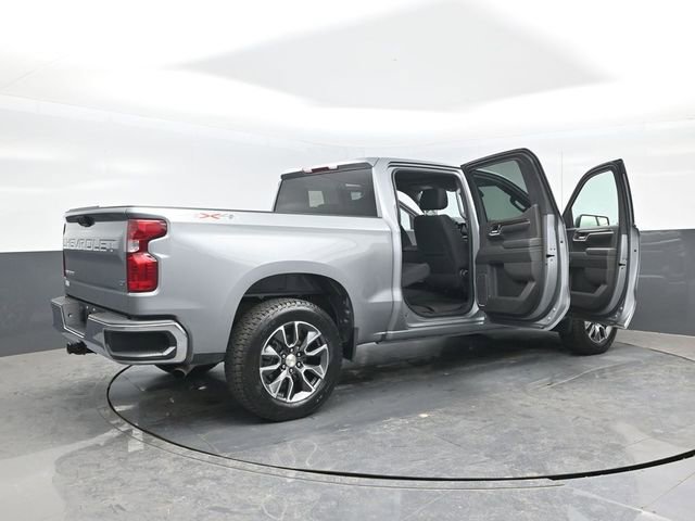 Used 2024 Chevrolet Silverado 1500 LT AWD/4WD image 25