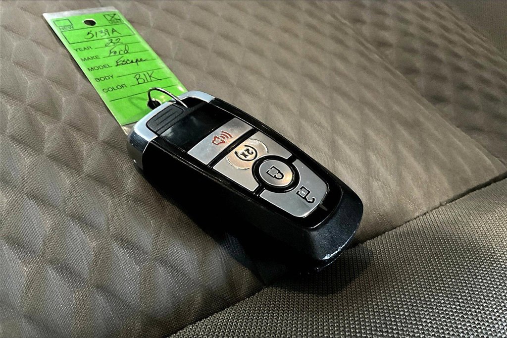 Certified 2022 Ford Escape SE w/ Cold Weather Package image 13