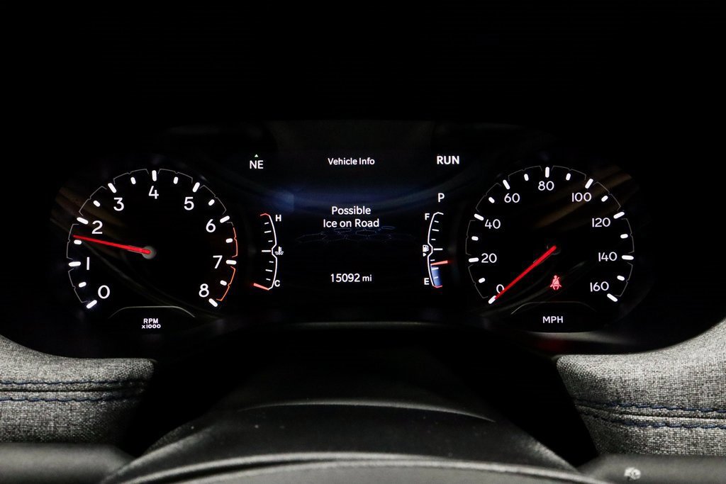 Used 2025 Jeep Compass Latitude image 28