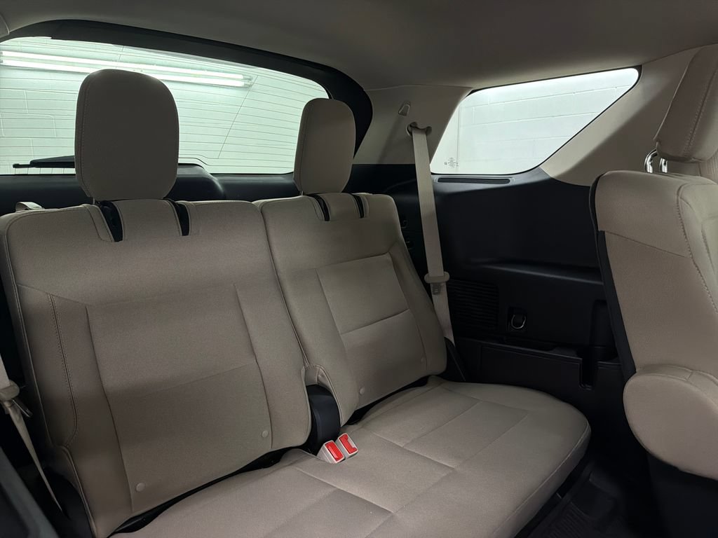 Certified 2021 Ford Explorer XLT RWD image 31