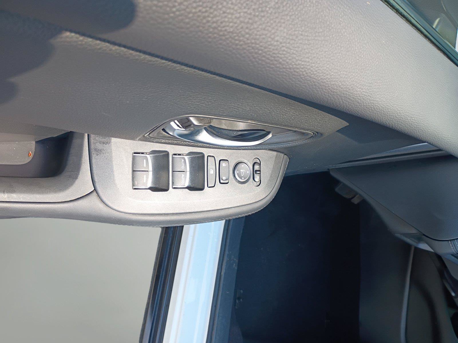 Used 2024 Honda HR-V EX-L image 10