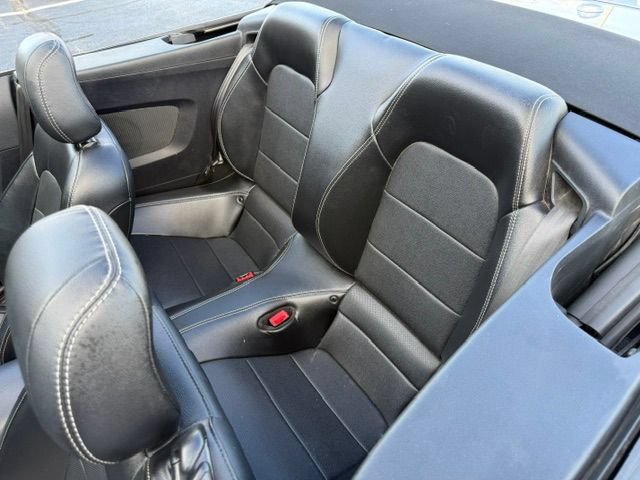 Certified 2019 Ford Mustang Premium RWD image 7