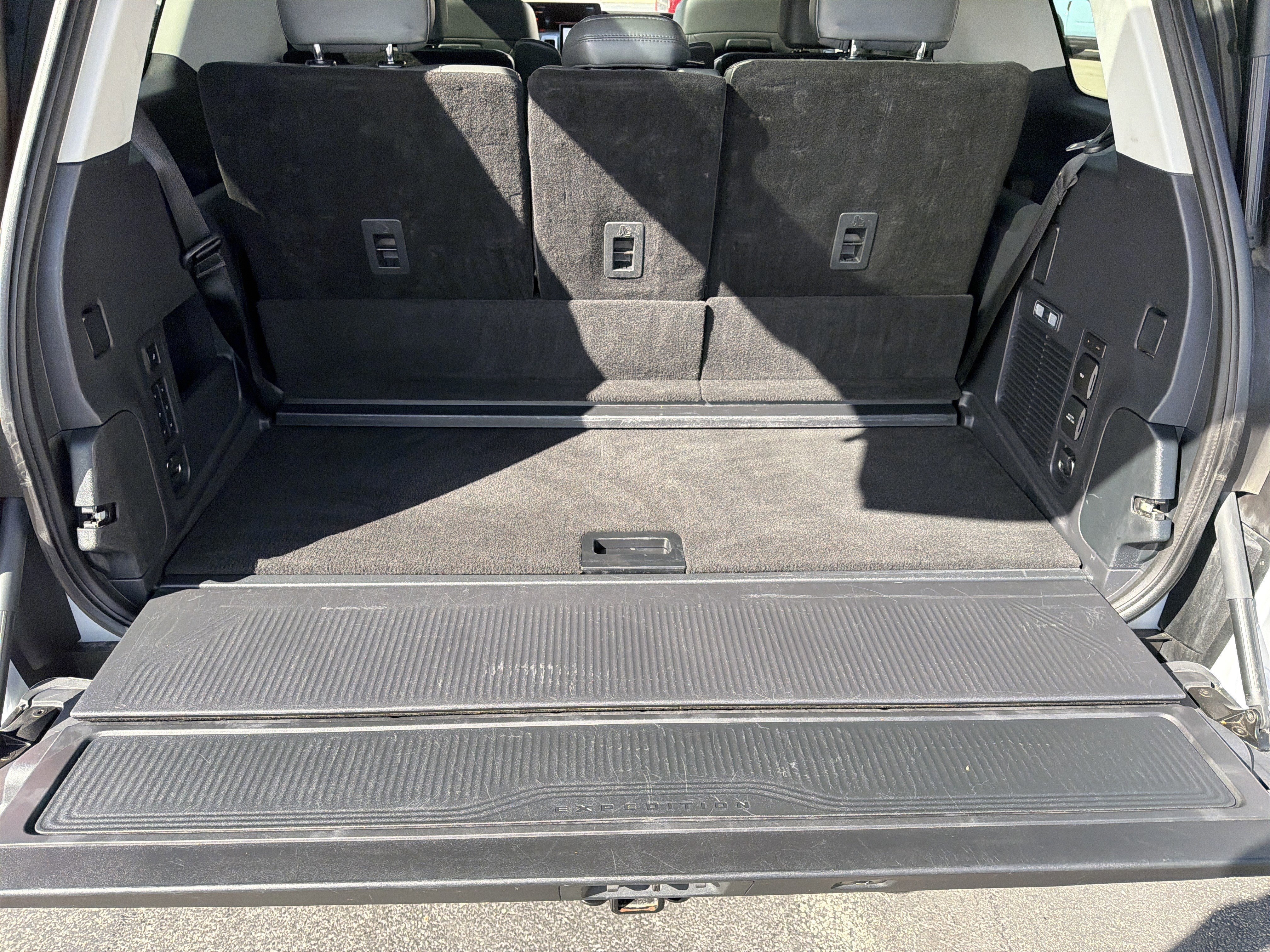 Certified 2025 Ford Expedition Active image 22