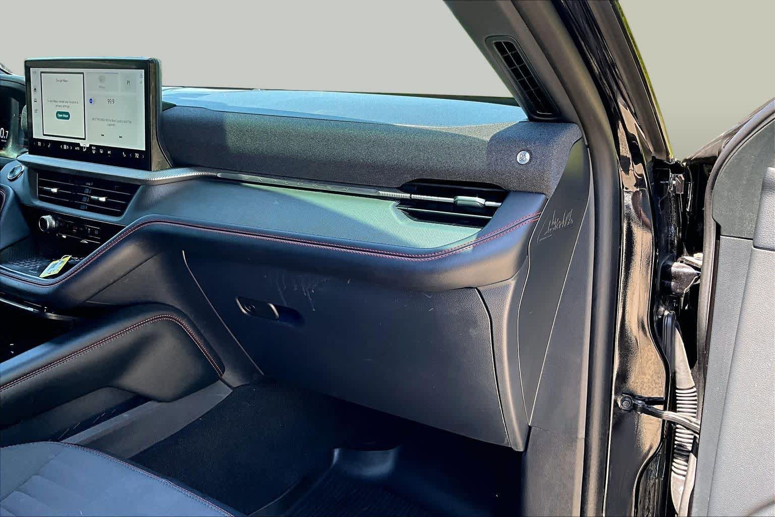 Certified 2025 Ford Explorer ST-Line w/ Premium Package AWD/4WD image 19