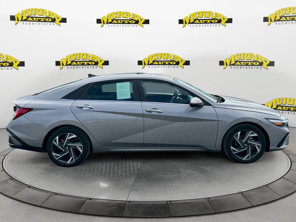 Used 2025 Hyundai Elantra SEL FWD image 8