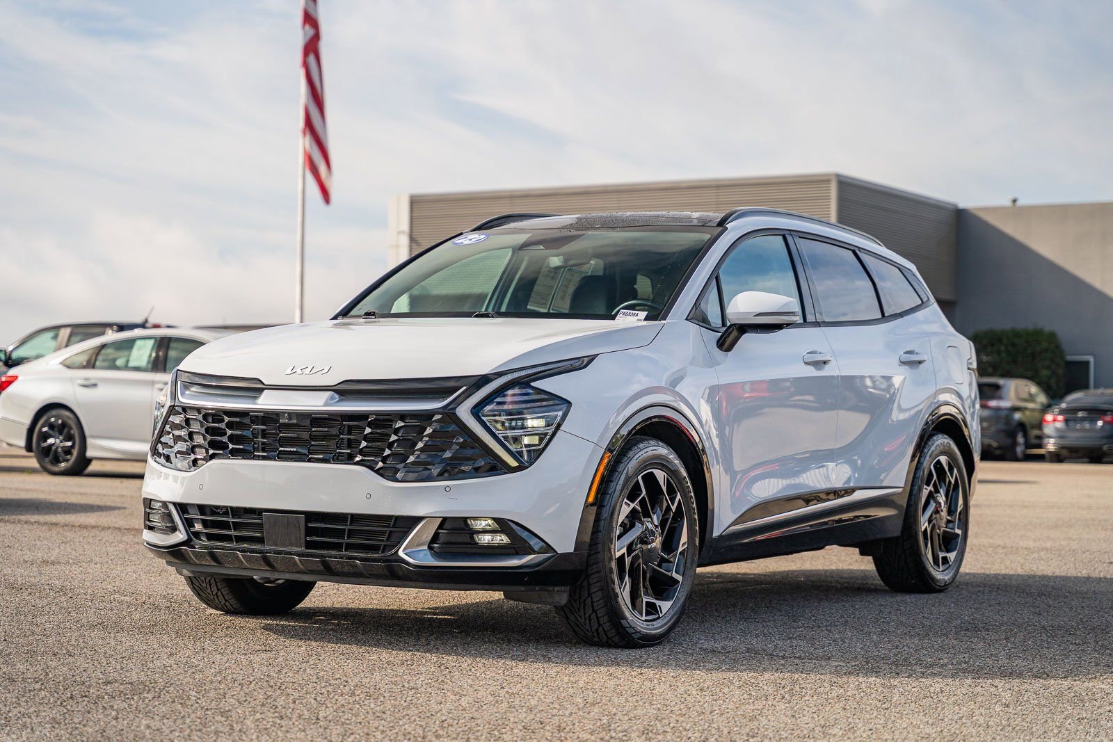 Used 2023 Kia Sportage SX image 3