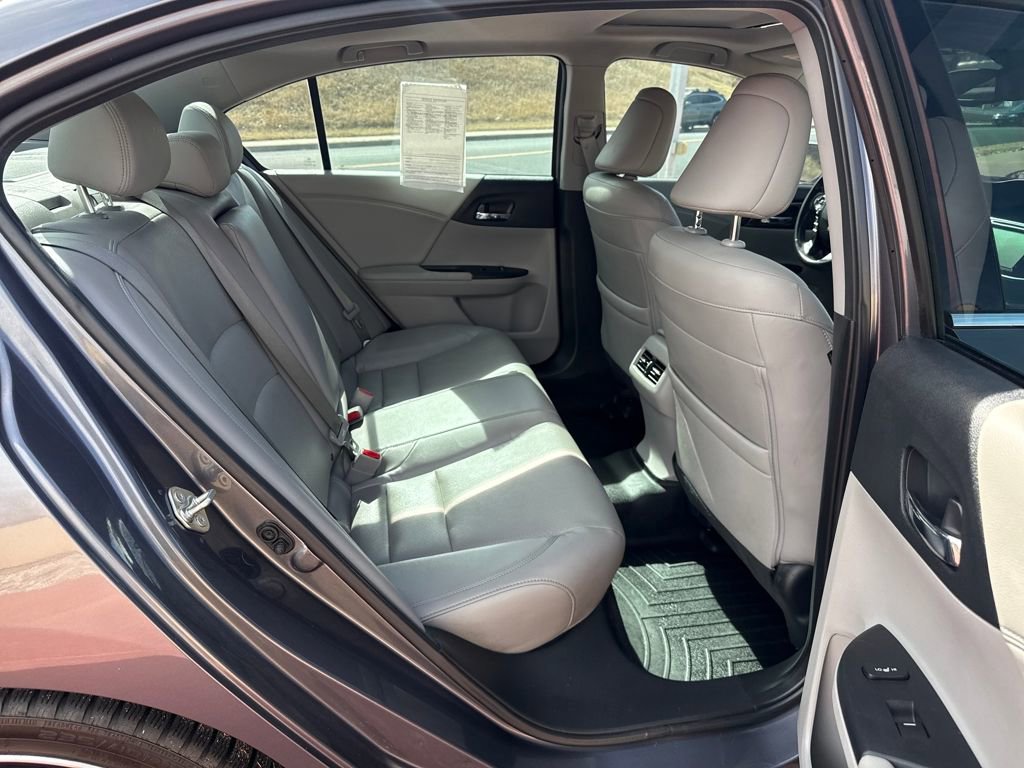 Used 2017 Honda Accord Touring image 22