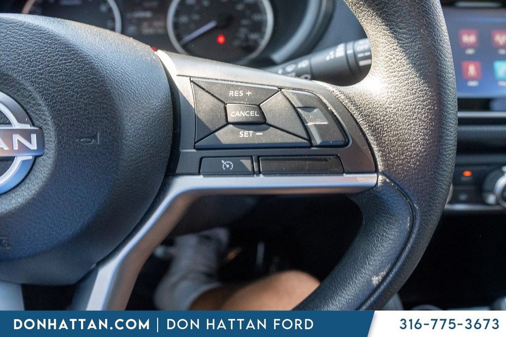 Used 2022 Nissan Kicks S FWD image 11