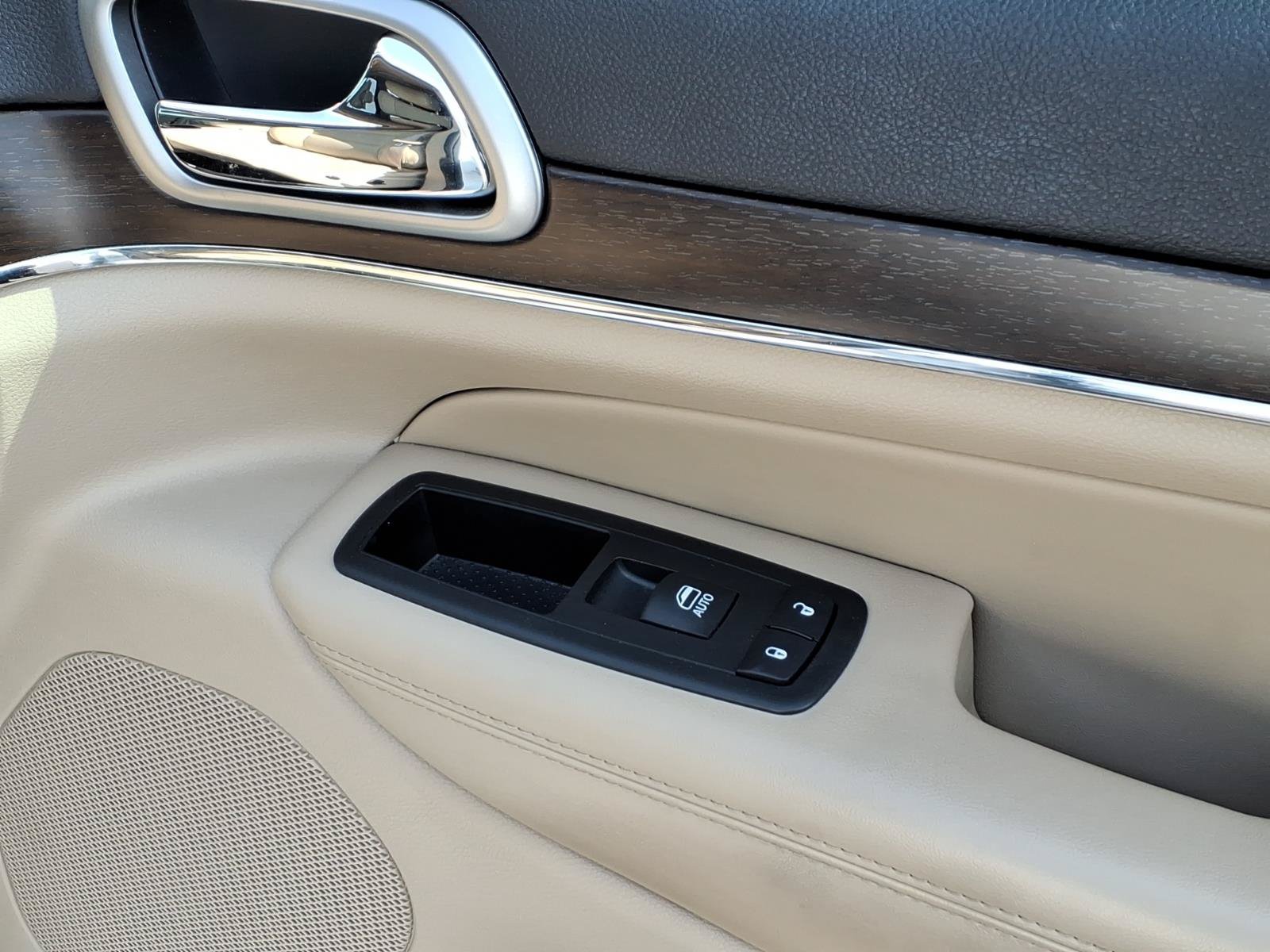 Used 2018 Jeep Grand Cherokee Limited RWD image 15