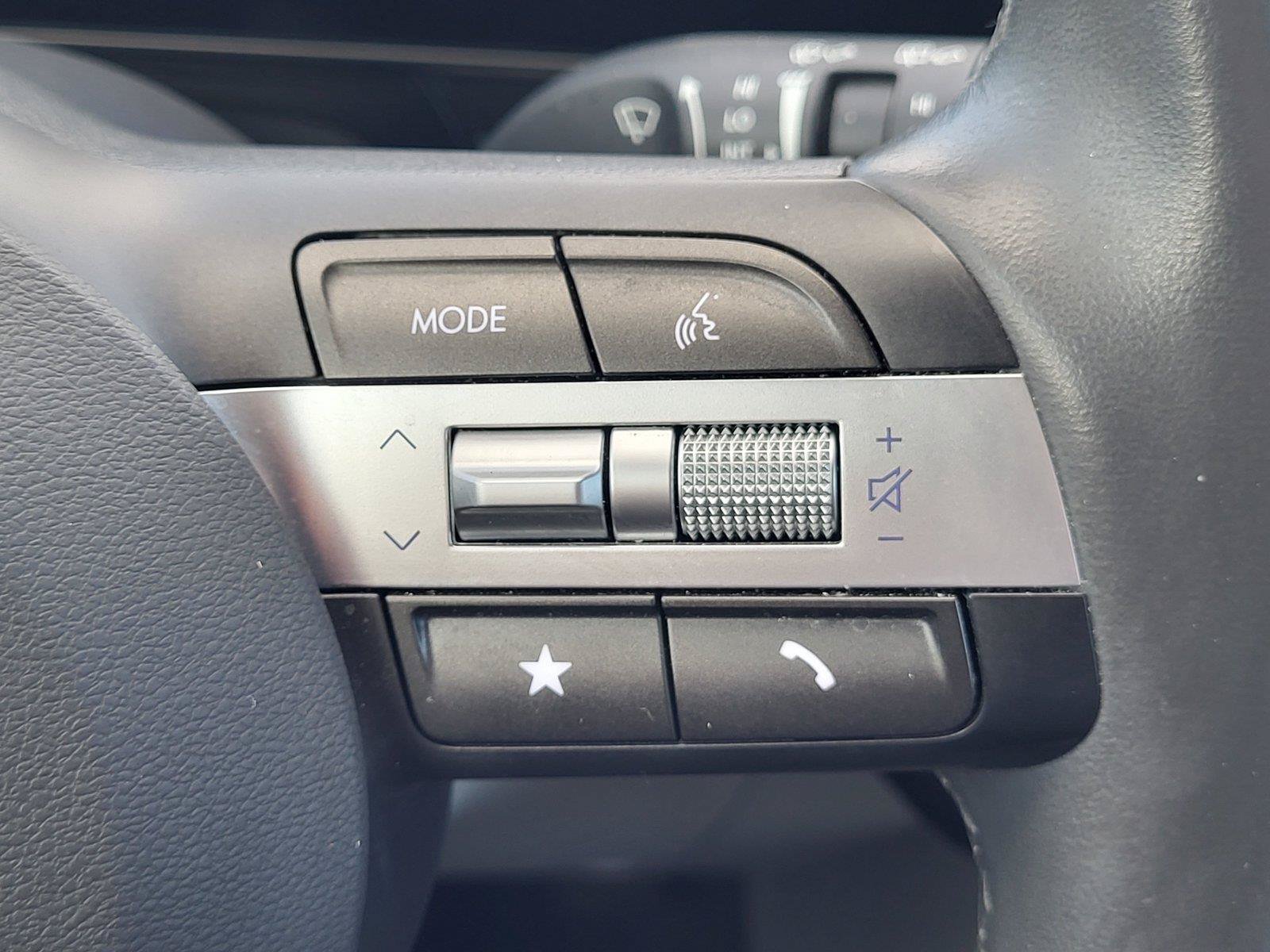 Used 2025 Hyundai Kona SEL FWD image 23