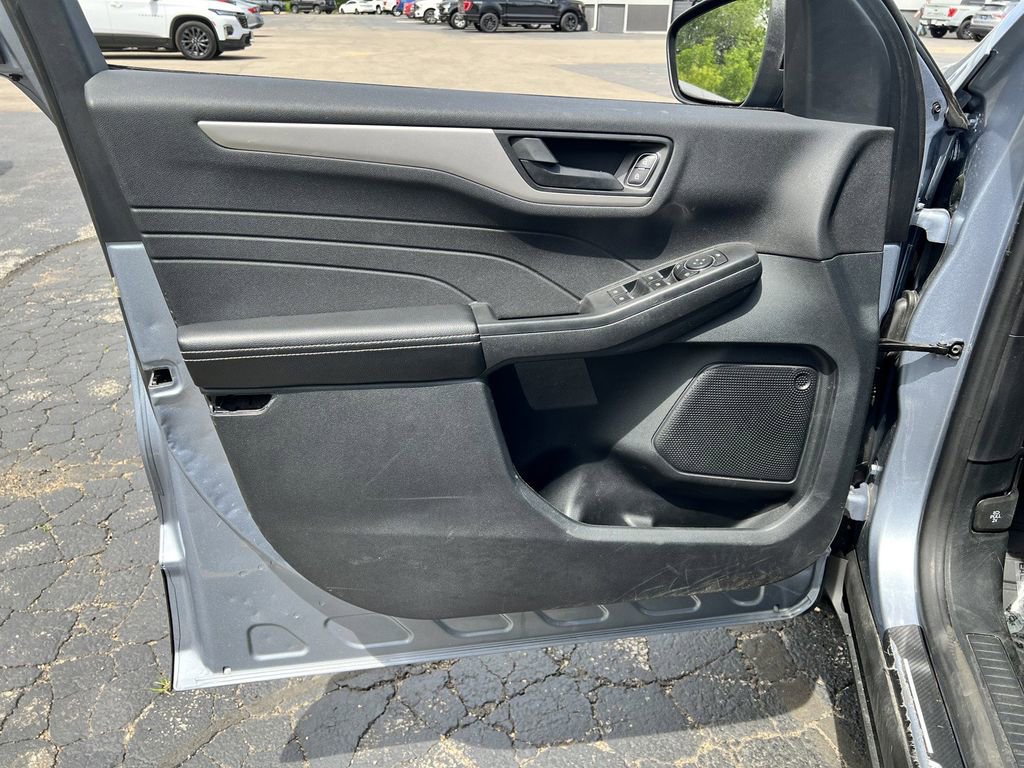 Certified 2022 Ford Escape SE w/ SE Sport Appearance Package AWD/4WD image 11