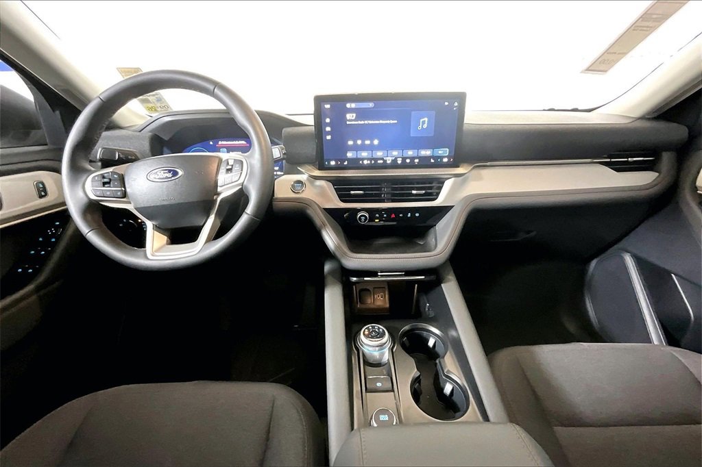 Certified 2025 Ford Explorer Active image 11