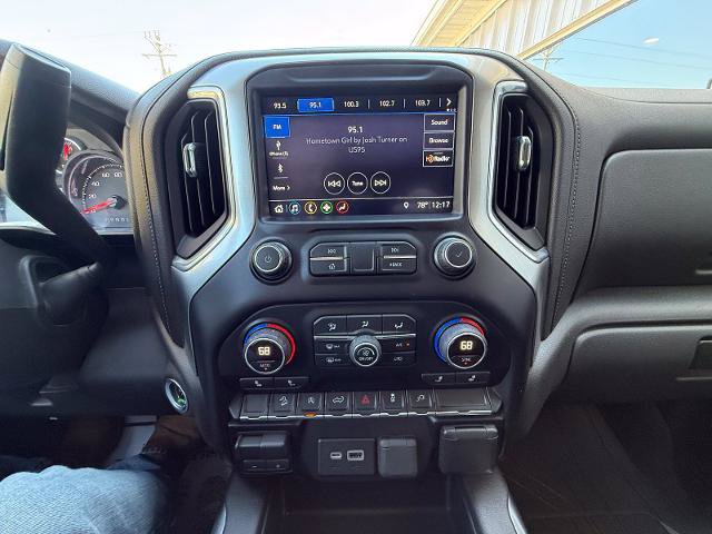 Used 2019 Chevrolet Silverado 1500 LT Trail Boss AWD/4WD image 17