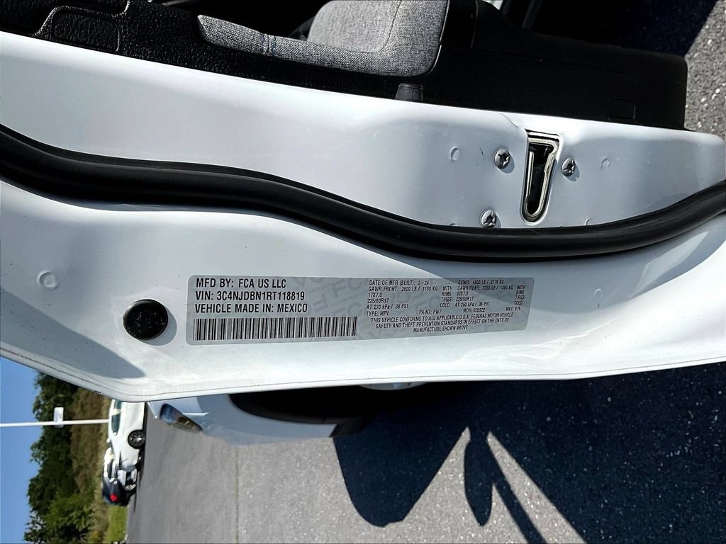 Used 2024 Jeep Compass Latitude AWD/4WD image 19