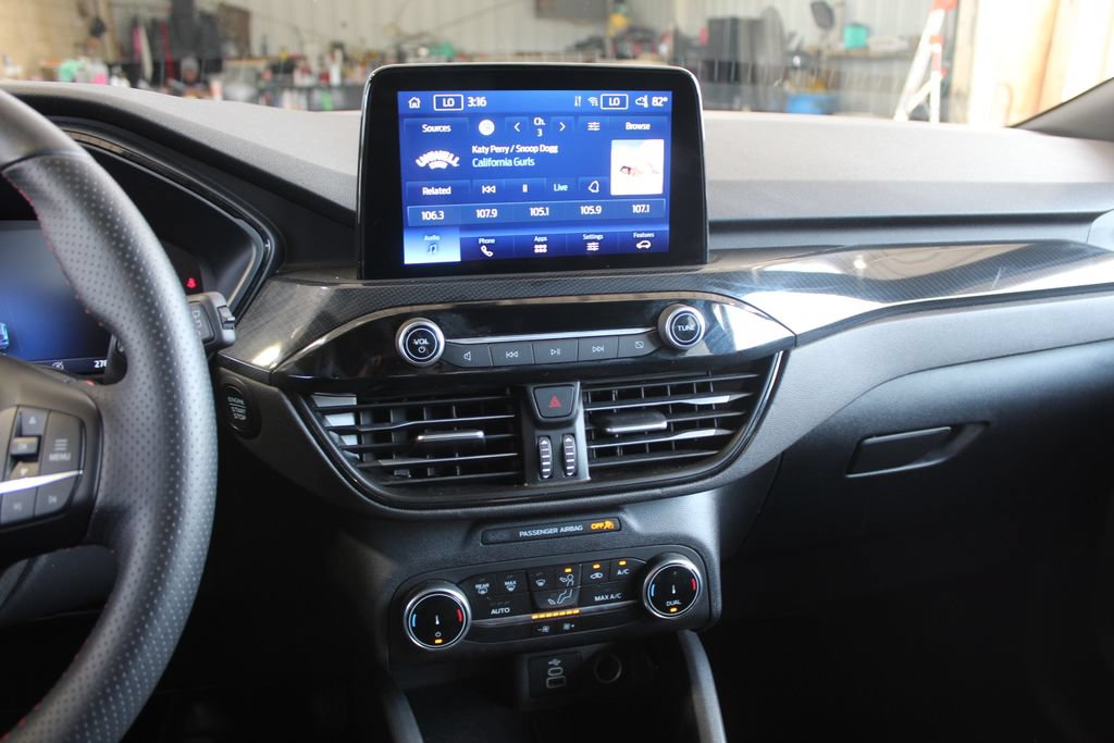 Certified 2025 Ford Escape ST-Line AWD/4WD image 14