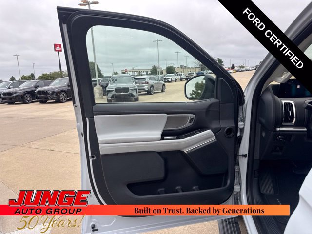 Certified 2025 Ford Expedition Max Platinum w/ Driver's Package AWD/4WD image 27