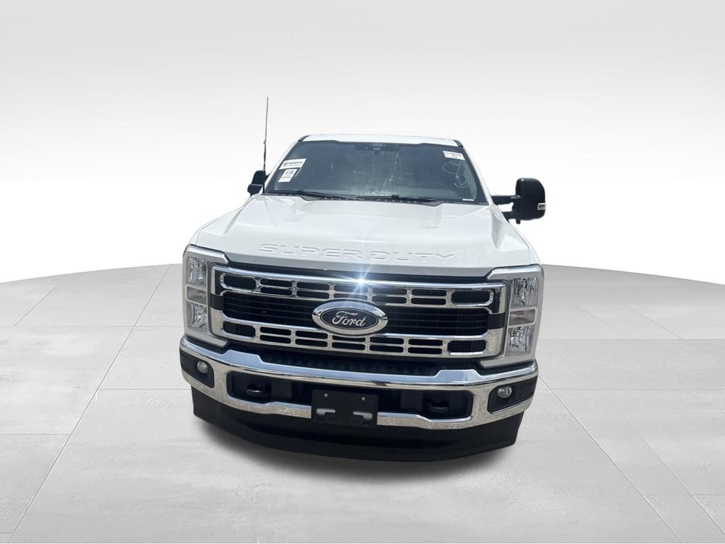 Certified 2025 Ford F250 XLT w/ FX4 Off-Road Package AWD/4WD image 11