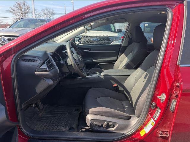 Used 2020 Toyota Camry LE FWD image 14