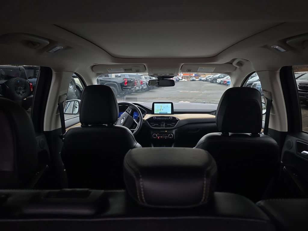 Certified 2022 Ford Escape Titanium w/ Titanium Elite Package image 21