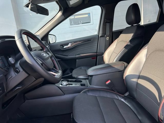 Certified 2023 Ford Escape ST-Line w/ Tech Pack #1 AWD/4WD image 8