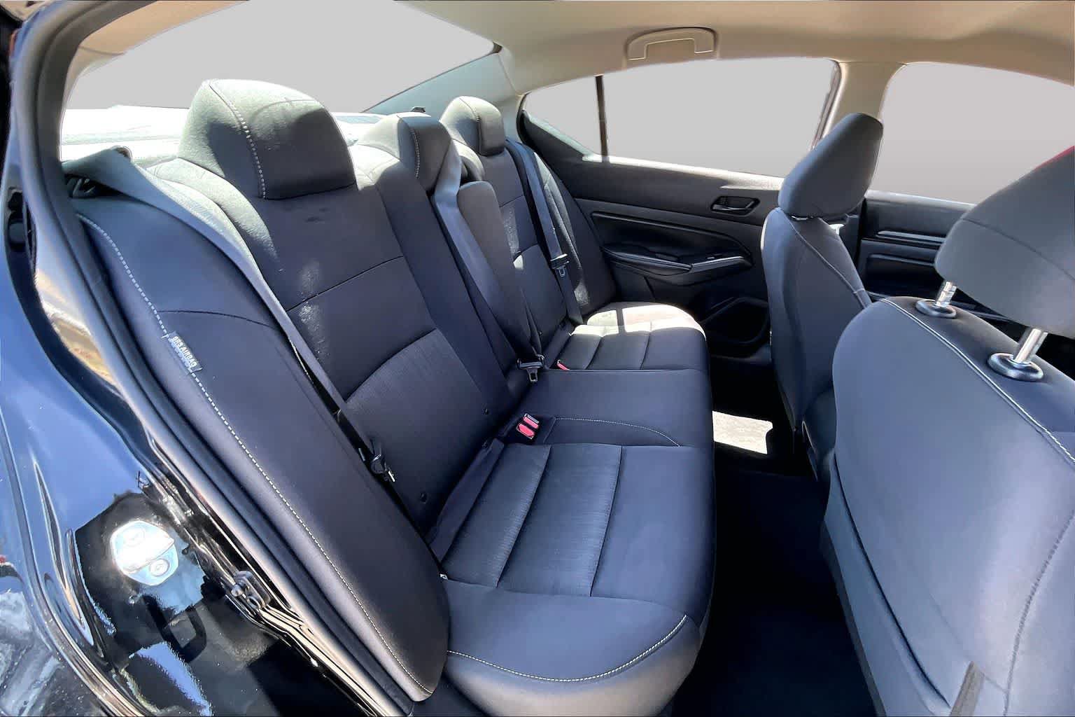 Used 2024 Nissan Altima 2.5 SV FWD image 19
