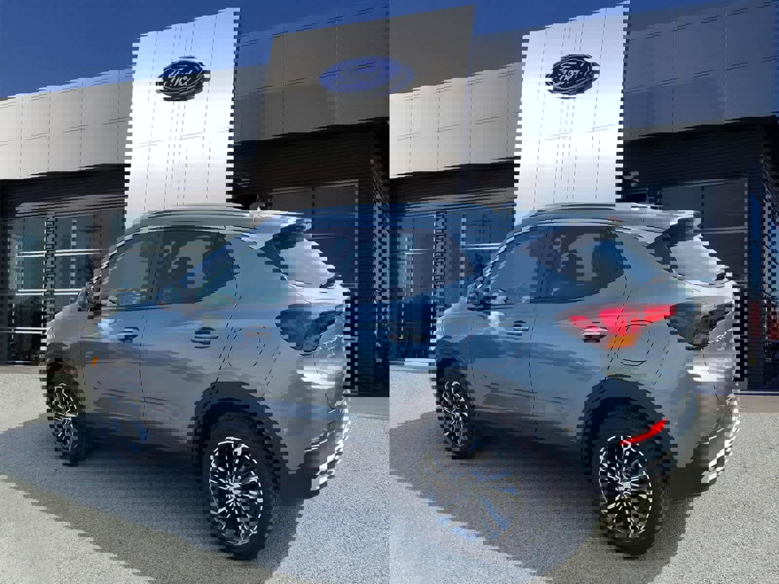 Used 2022 Buick Encore GX Select image 3