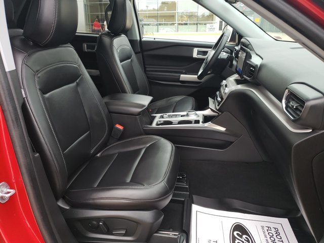 Certified 2023 Ford Explorer XLT w/ Equipment Group 202A AWD/4WD image 33