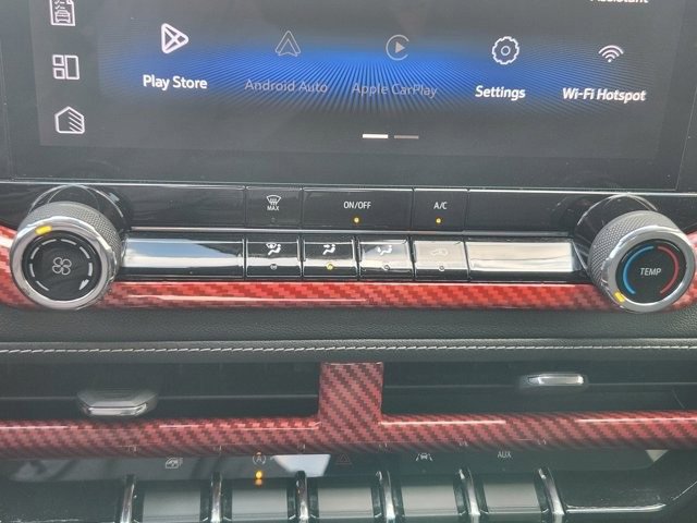 Used 2023 Chevrolet Colorado LT image 17