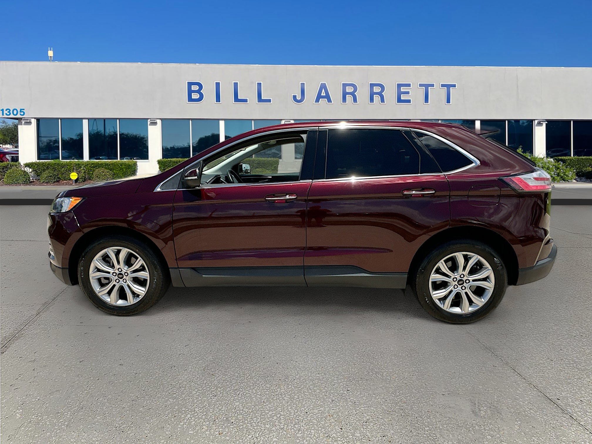 Certified 2024 Ford Edge Titanium AWD/4WD image 4