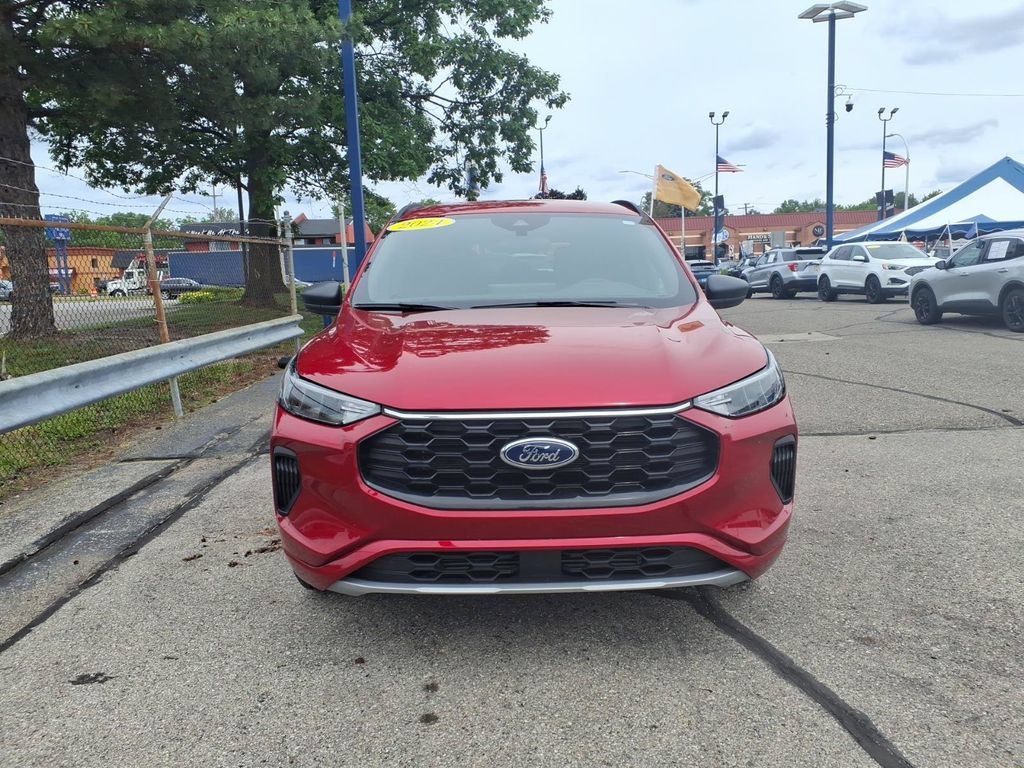 Certified 2024 Ford Escape ST-Line w/ Tech Pack #1 FWD image 3