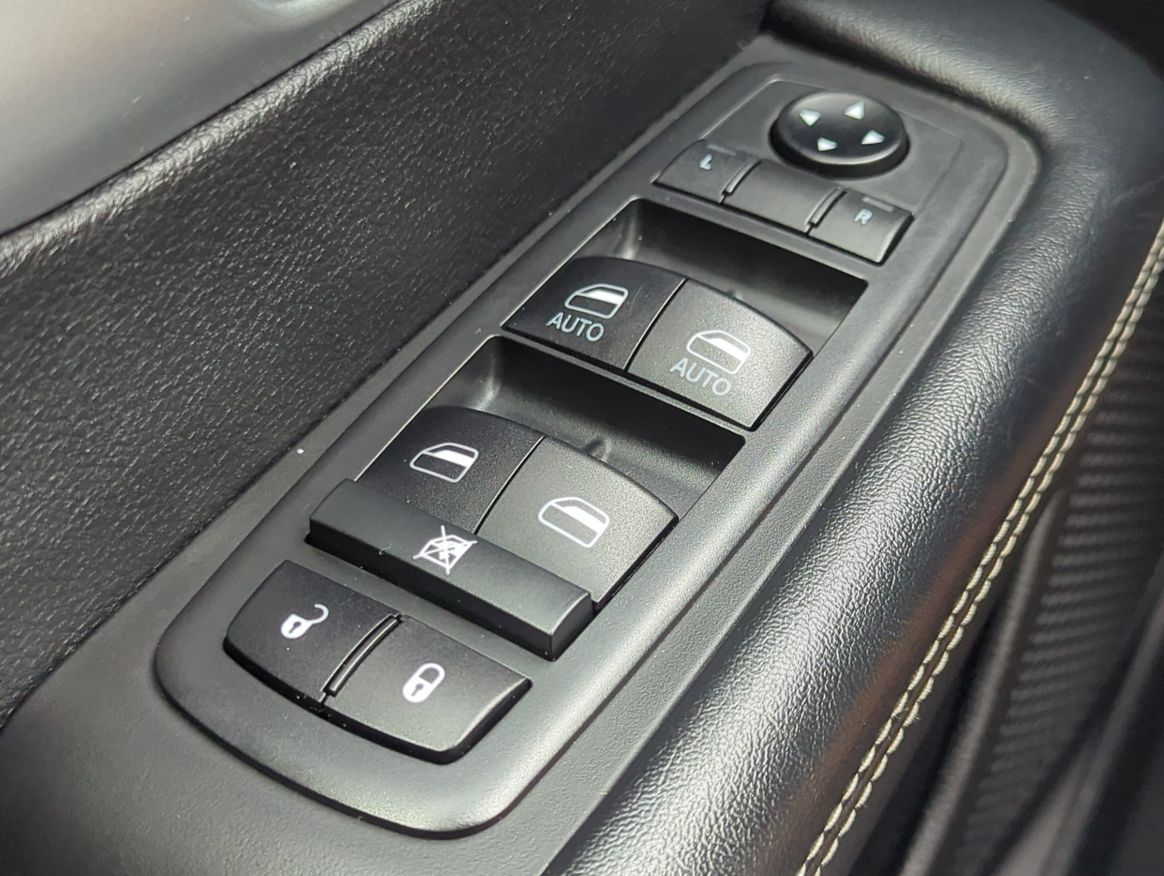 Used 2019 Chrysler Pacifica Touring Plus w/ S Appearance Package FWD image 20