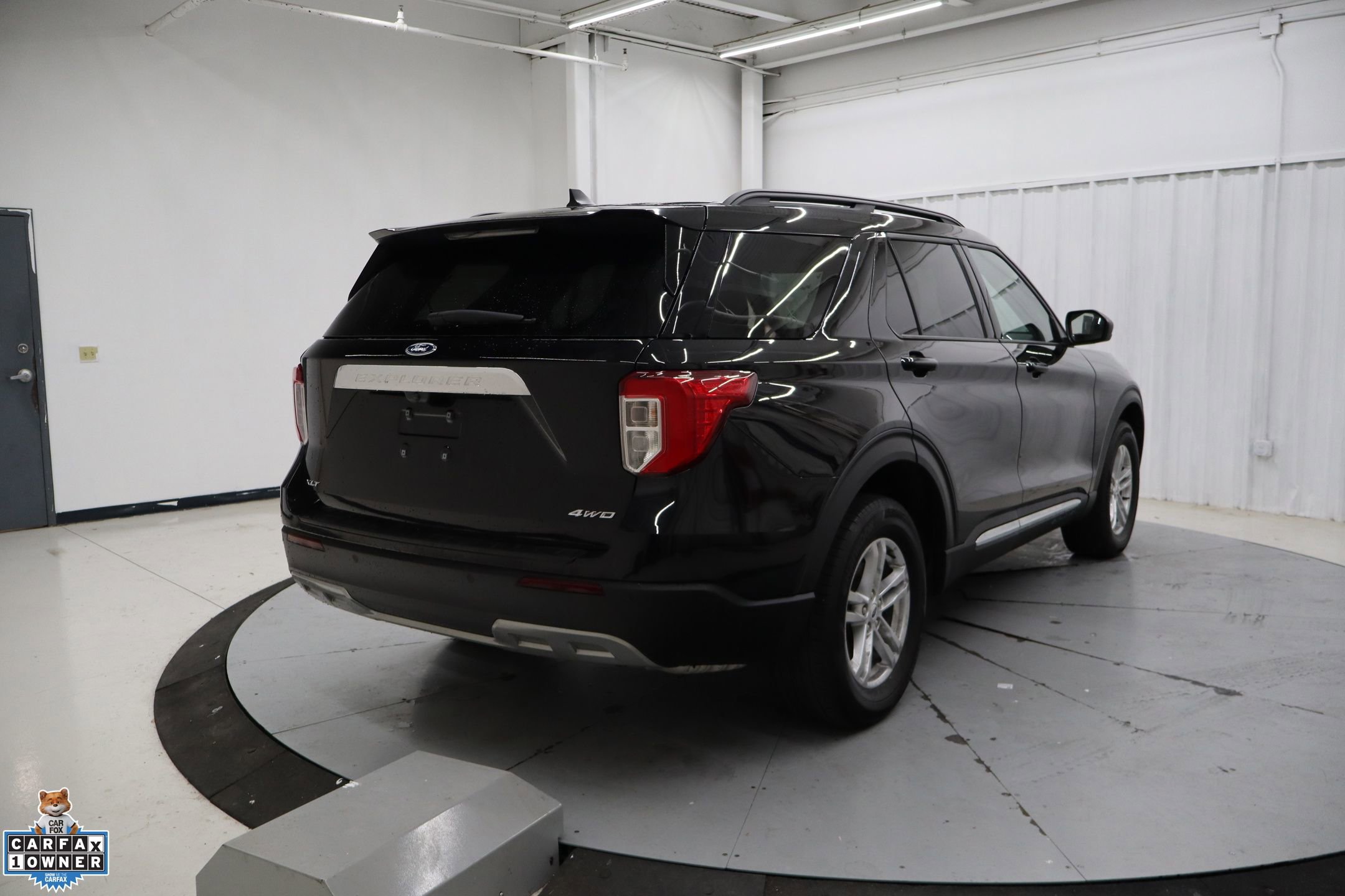 Certified 2023 Ford Explorer XLT w/ Equipment Group 202A AWD/4WD image 4