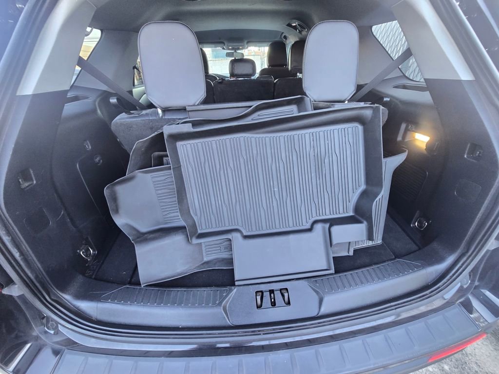 Certified 2022 Ford Explorer XLT w/ Equipment Group 202A image 19