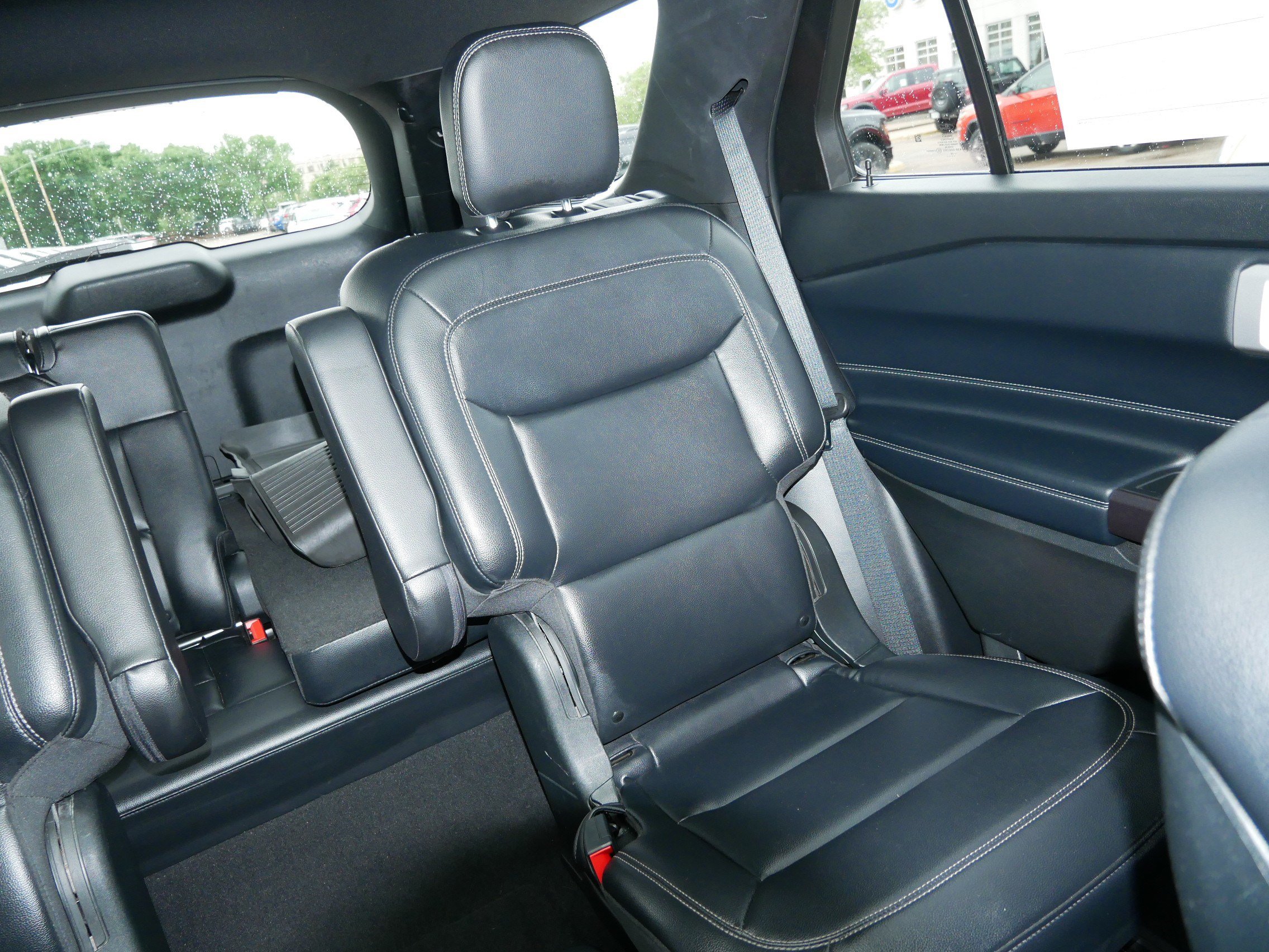 Certified 2020 Ford Explorer XLT w/ Equipment Group 202A AWD/4WD image 14