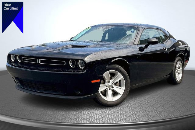 Used 2023 Dodge Challenger SXT image 1