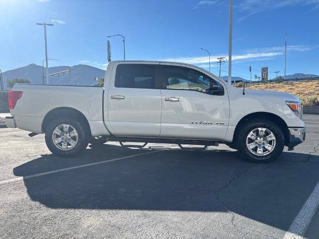Used 2018 Nissan Titan SV w/ SV Convenience Package AWD/4WD image 7