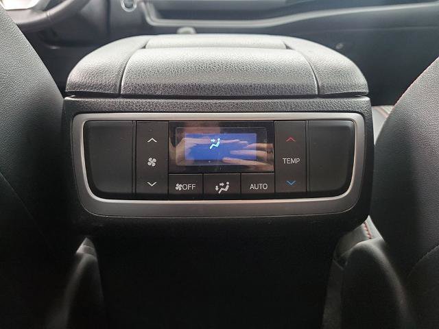 Used 2019 Toyota Highlander SE AWD/4WD image 14