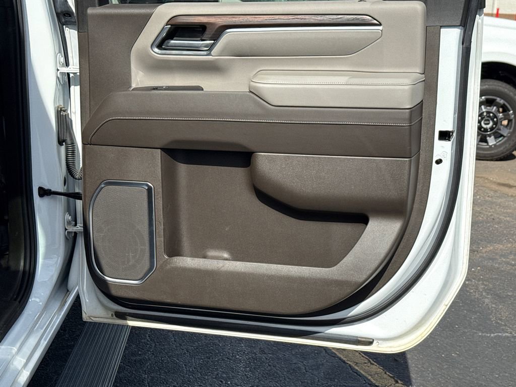 Used 2024 GMC Sierra 2500 SLT w/ SLT Premium Package image 16