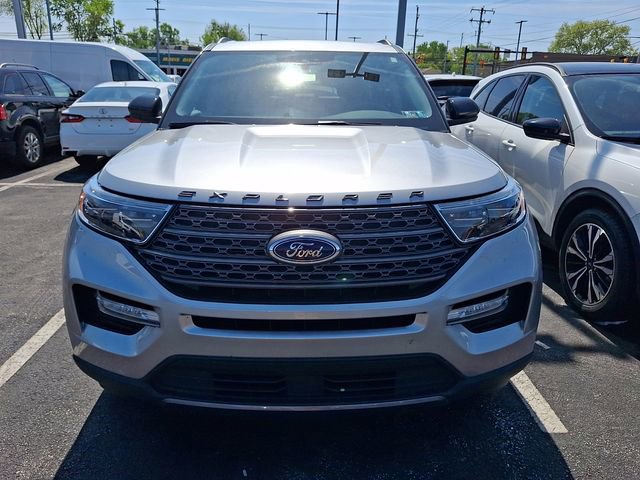 Certified 2023 Ford Explorer XLT w/ Equipment Group 202A AWD/4WD image 2