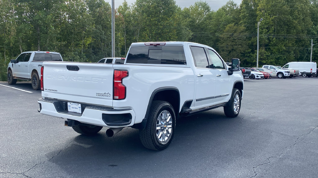 Used 2025 Chevrolet Silverado 3500 High Country w/ High Country Premium Package AWD/4WD image 5