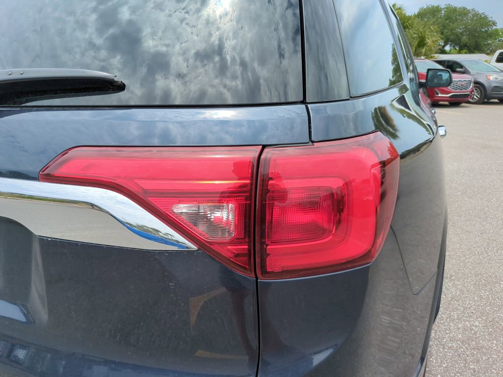 Used 2018 GMC Acadia Denali w/ Technology Package FWD image 8