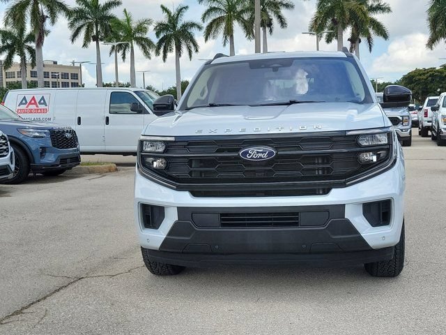 Certified 2025 Ford Expedition Active RWD image 2