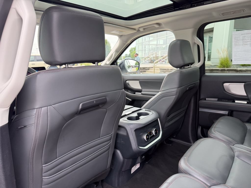 Certified 2025 Ford Expedition Active AWD/4WD image 15