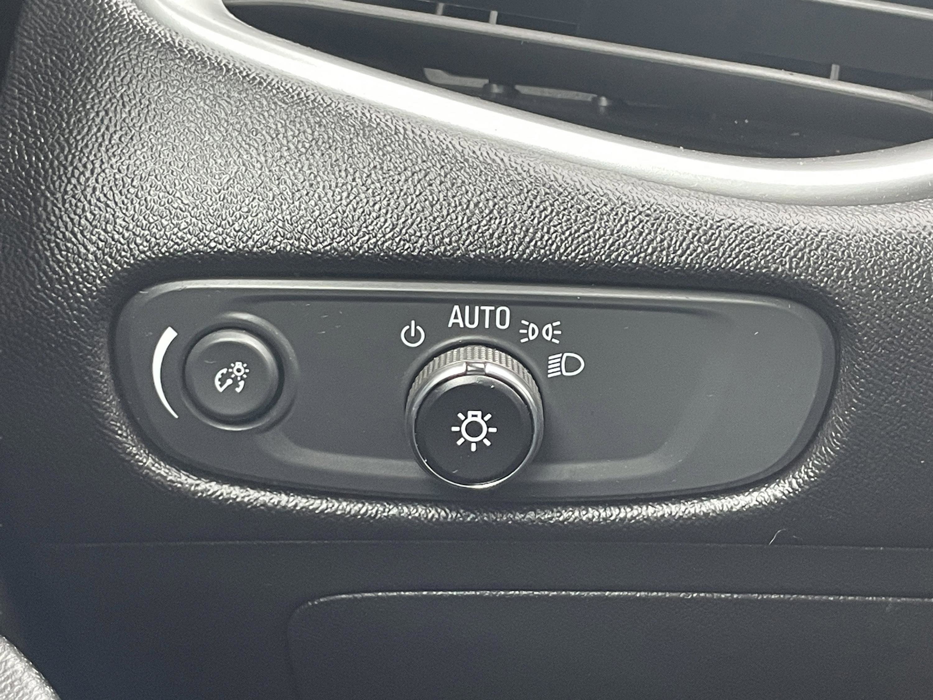 Used 2023 Chevrolet Malibu LT image 22