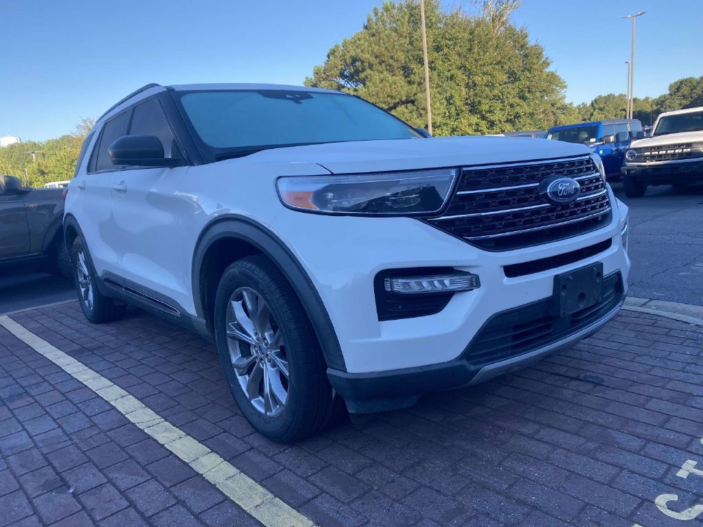 Certified 2021 Ford Explorer XLT w/ Equipment Group 202A RWD image 1
