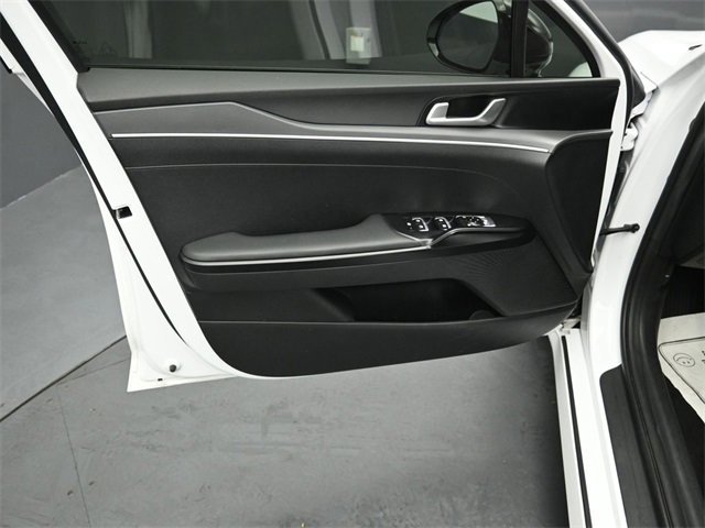 Used 2023 Kia K5 GT-Line image 37