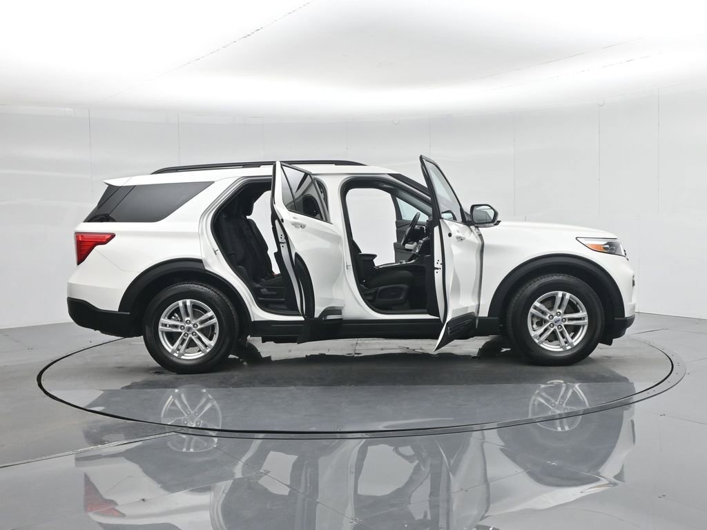 Certified 2022 Ford Explorer XLT image 5