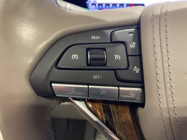 Used 2024 Cadillac Escalade Premium Luxury Platinum AWD/4WD image 16
