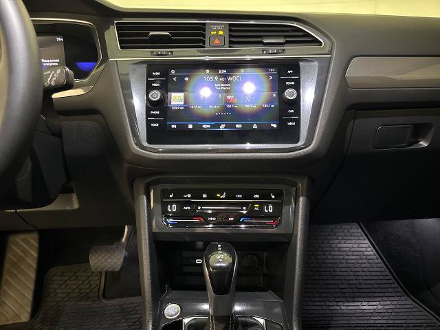 Used 2022 Volkswagen Tiguan SE w/ Panoramic Sunroof Package FWD image 25